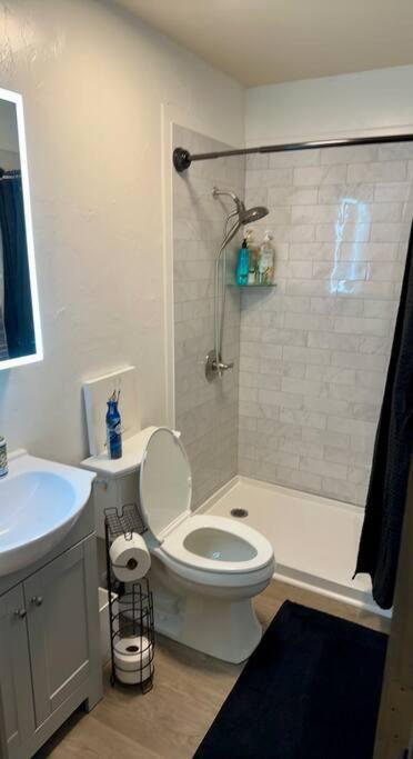 Comfortable 2Br Apt Central 费尔班克斯 外观 照片